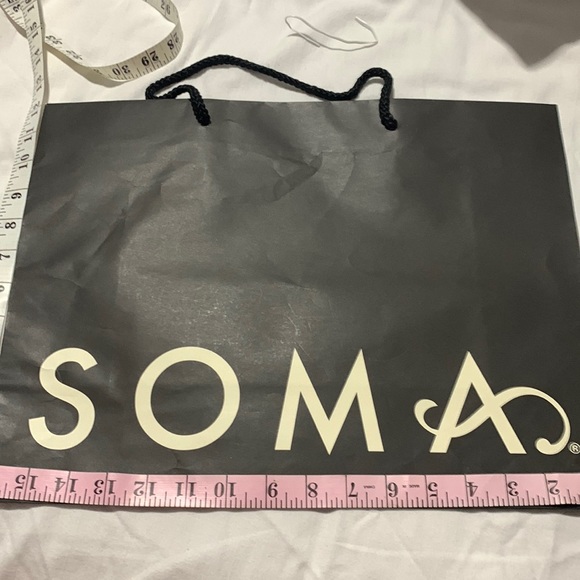 Gift Bags & Box - Picture 4 of 14